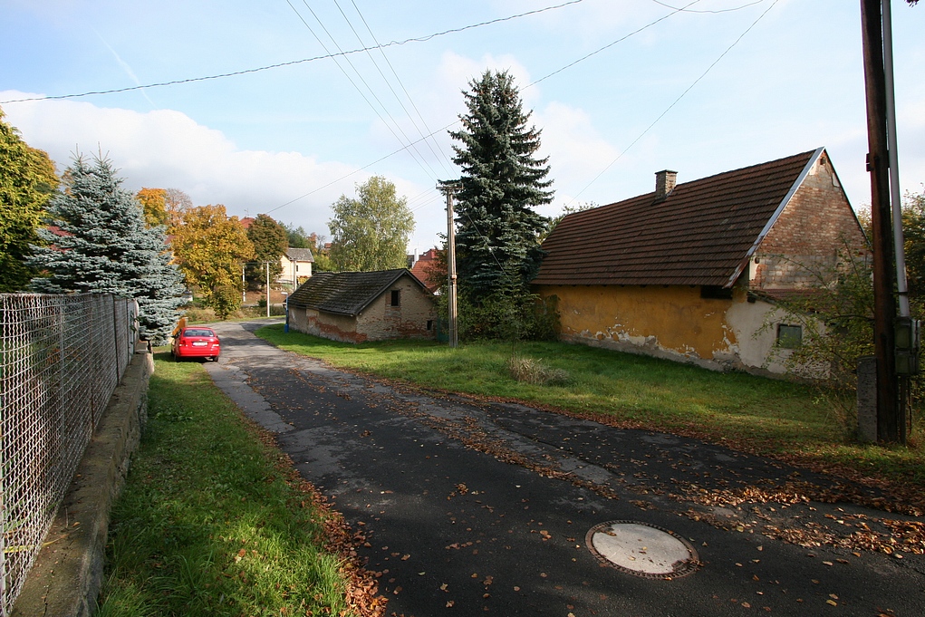 Na staré silnici.jpg